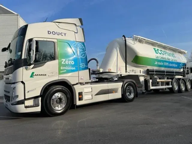 Camion de transport doucy transports (3)