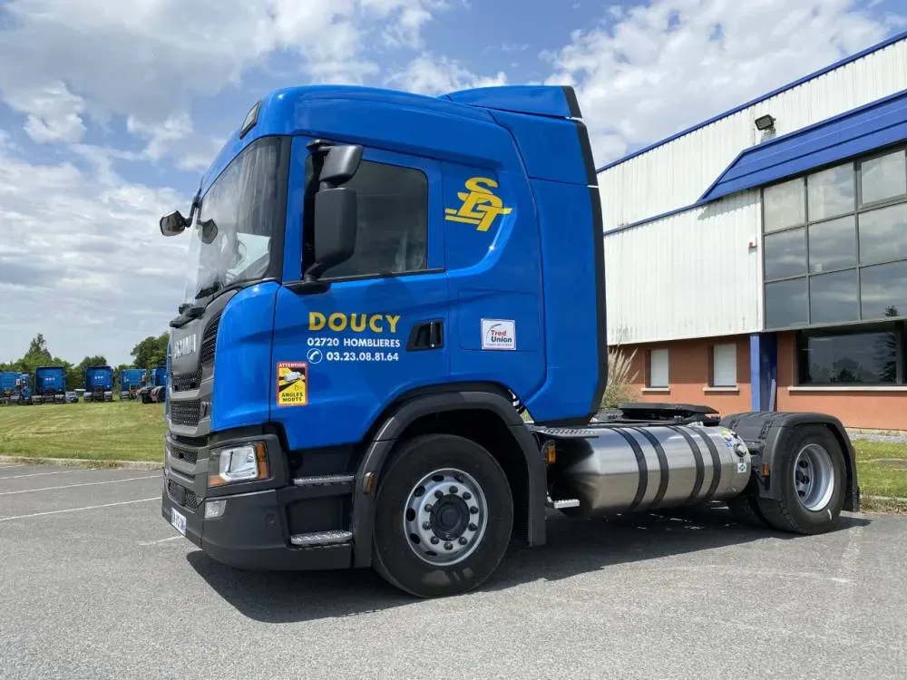 Camion de transport doucy transports (4)
